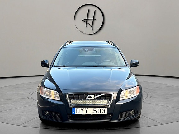 Volvo V70 3 of 24
