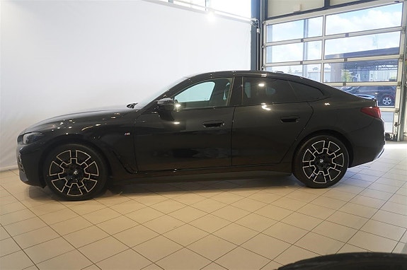 BMW i4 3 of 12
