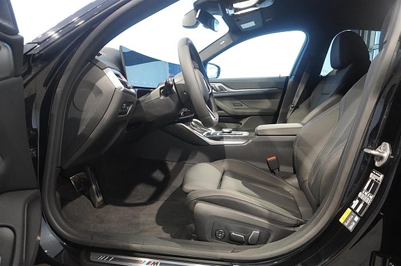 BMW i4 8 of 12
