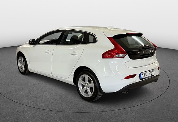 Volvo V40 3 of 22