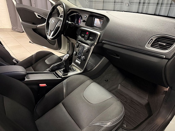 Volvo V40 19 of 22
