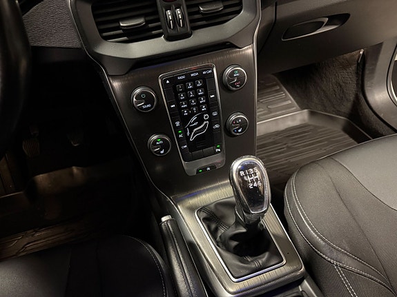Volvo V40 15 of 22