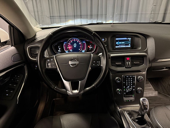 Volvo V40 10 of 22