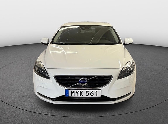 Volvo V40 8 of 22