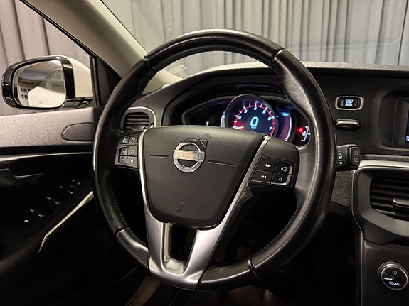 Volvo V40 11 of 22