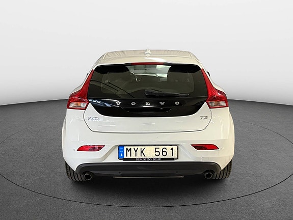Volvo V40 4 of 22