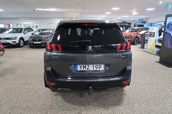 Peugeot 5008 4 of 5
