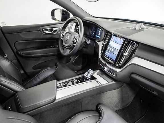 Volvo XC60 6 of 8