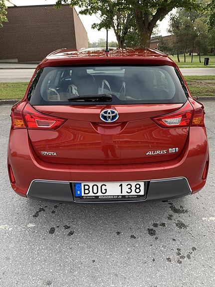 Toyota Auris 5 of 15