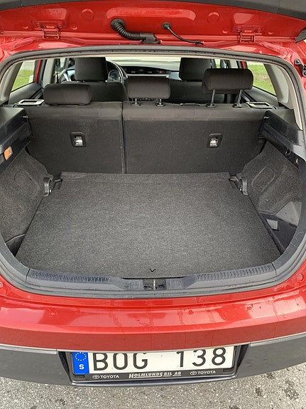 Toyota Auris 9 of 15