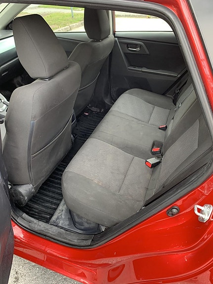 Toyota Auris 8 of 15