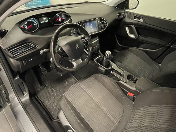 Peugeot 308 SW 6 of 11