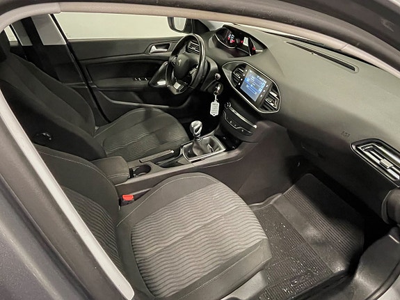 Peugeot 308 SW 7 of 11