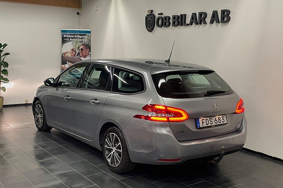 Peugeot 308 SW 3 of 5