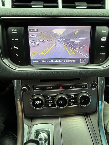 Land Rover Range Rover Sport 7 of 11