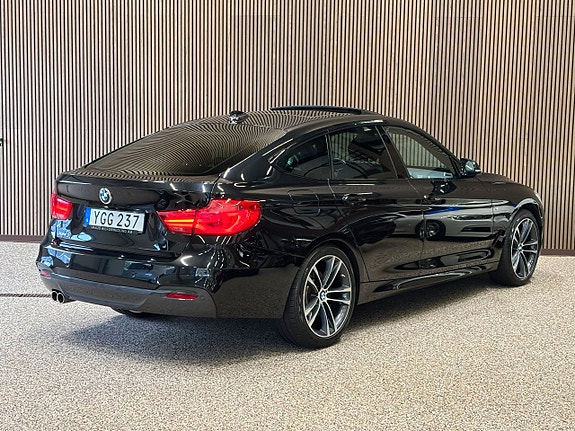 BMW 330d 4 of 12