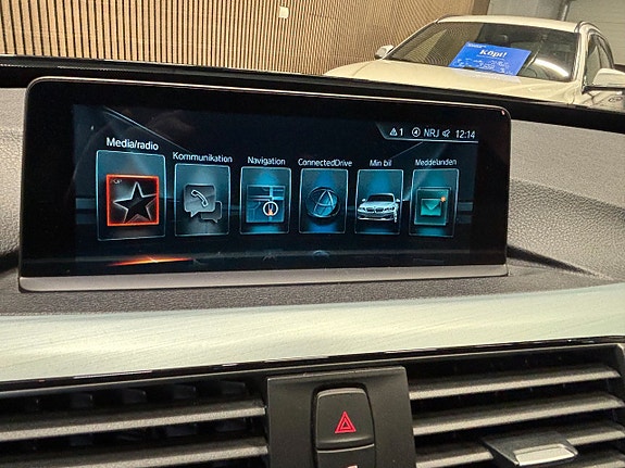 BMW 330d 10 of 12