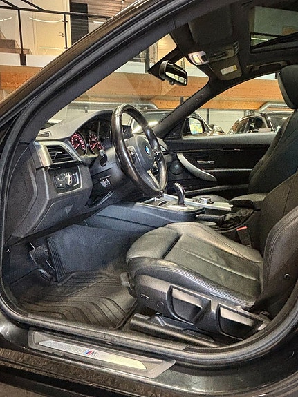 BMW 330d 5 of 12