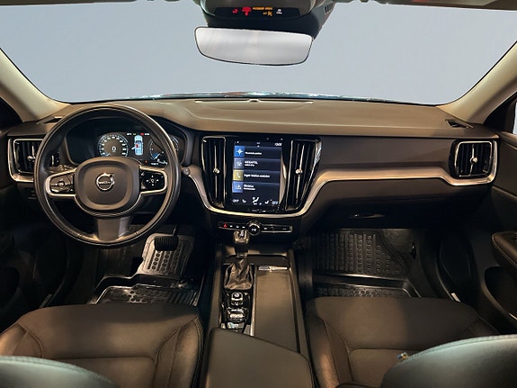 Volvo V60 Cross Country 8 of 26