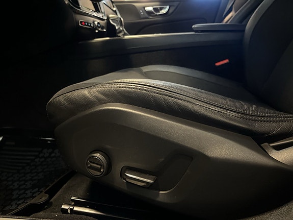 Volvo V60 Cross Country 24 of 26