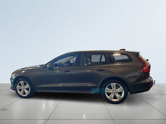 Volvo V60 Cross Country 4 of 26