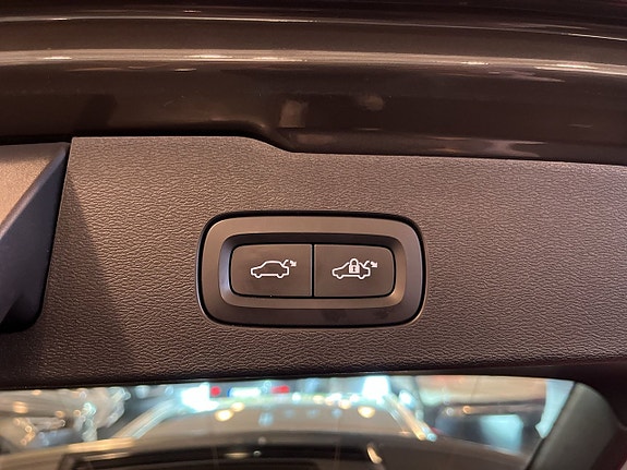 Volvo V60 Cross Country 23 of 26