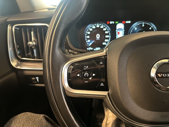 Volvo V60 Cross Country 17 of 26