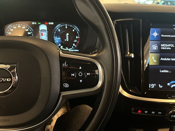 Volvo V60 Cross Country 18 of 26