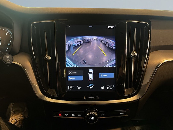 Volvo V60 Cross Country 11 of 26