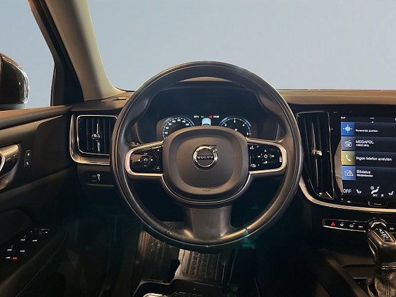 Volvo V60 Cross Country 9 of 26