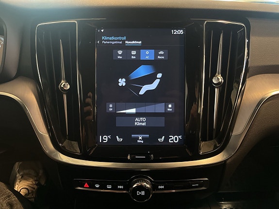 Volvo V60 Cross Country 19 of 26
