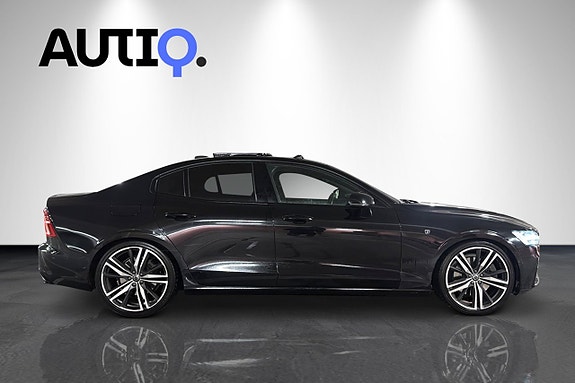 Volvo S60 4 of 5
