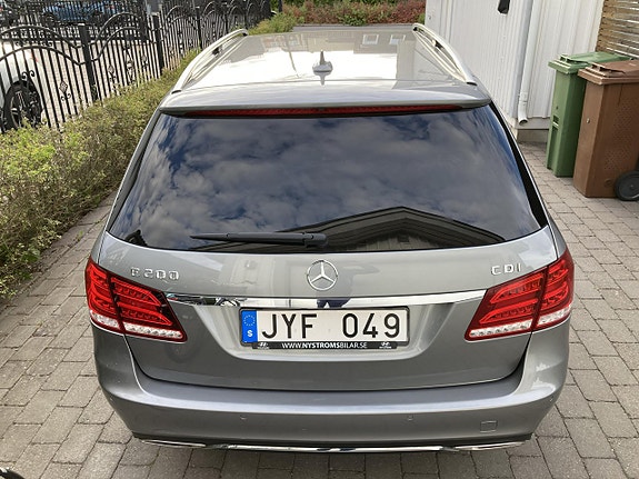 Mercedes-Benz 200 E 4 of 7