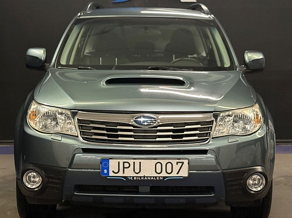 Subaru Forester 2 of 5