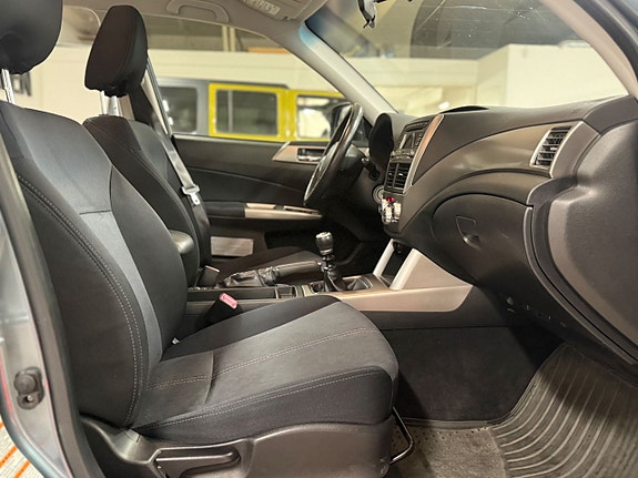 Subaru Forester 9 of 24