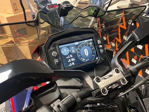 Polaris 650 INDY XCR 136 2025 3 of 3
