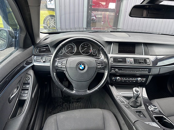 BMW 520 15 of 21