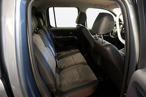 Volkswagen Amarok 8 of 15