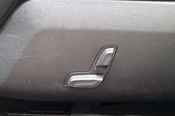Mercedes-Benz E220 14 of 17
