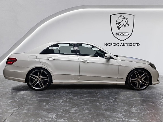 Mercedes-Benz E220 7 of 17