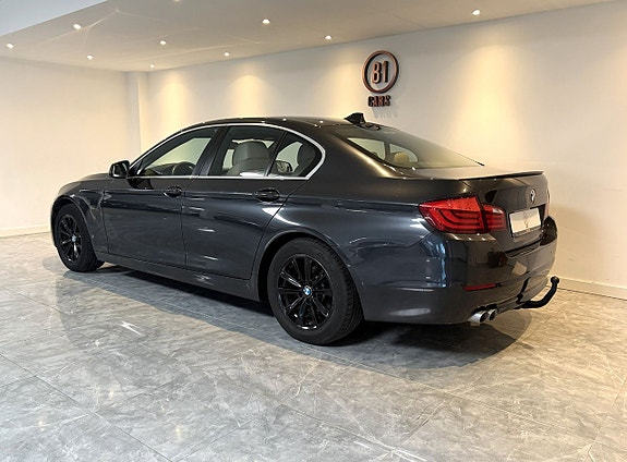 BMW 520 2 of 5