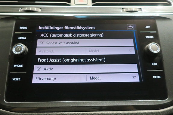 Volkswagen Tiguan 12 of 18