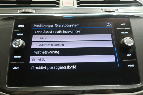 Volkswagen Tiguan 13 of 18