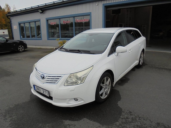 Toyota Avensis 5 of 5