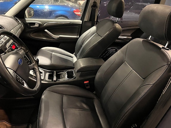 Ford S-MAX 8 of 15
