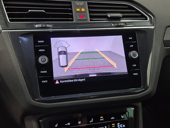 Volkswagen Tiguan 8 of 12