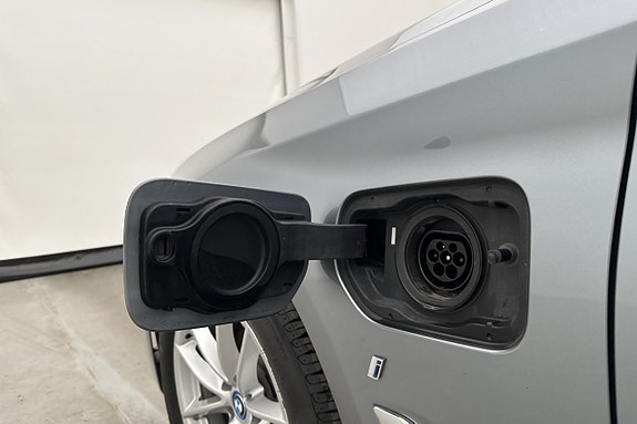 BMW 530e 27 of 27