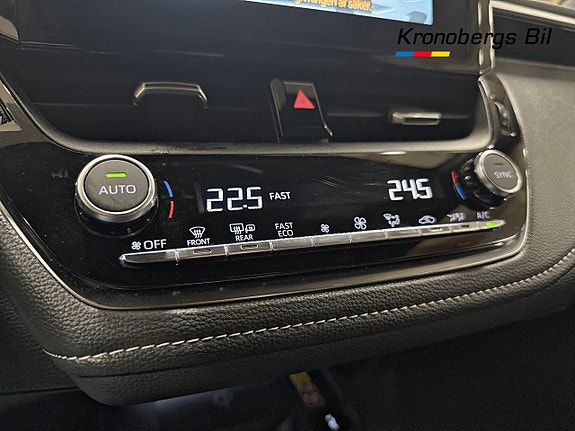 Suzuki Swace 13 of 17
