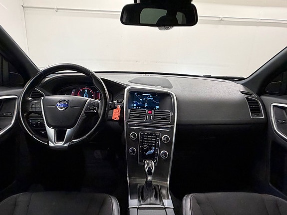 Volvo XC60 14 of 27