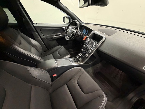 Volvo XC60 8 of 27